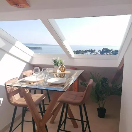 Sky Apartment, Island Rab Lägenhet *